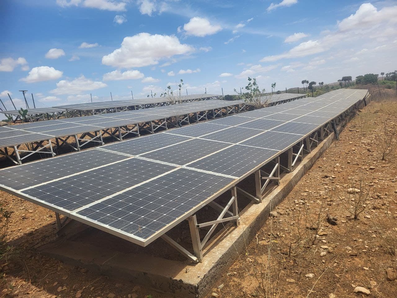 Solar pumping installation